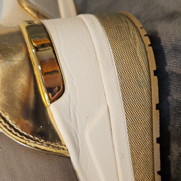 Michael Kors Women's Sneakers Sz. 10 Training Shoes Gray & Gold 2.5" Heel - Picture 10 of 13